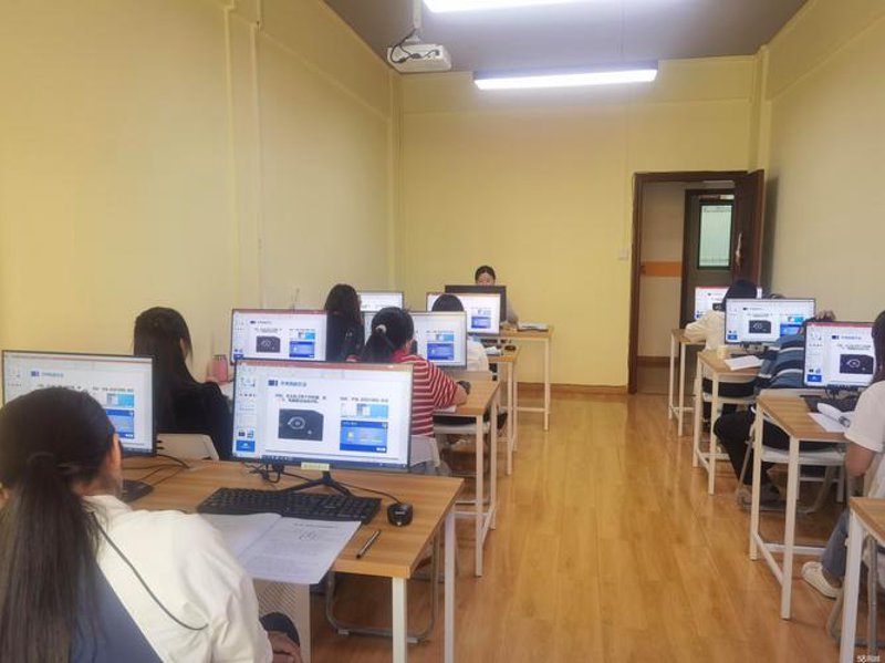 软件开发：构筑未来科技蓝图的力量